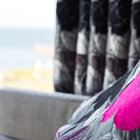 Riviera Guesthouse Уитби Екстериор снимка