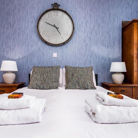 Riviera Guesthouse Уитби Екстериор снимка
