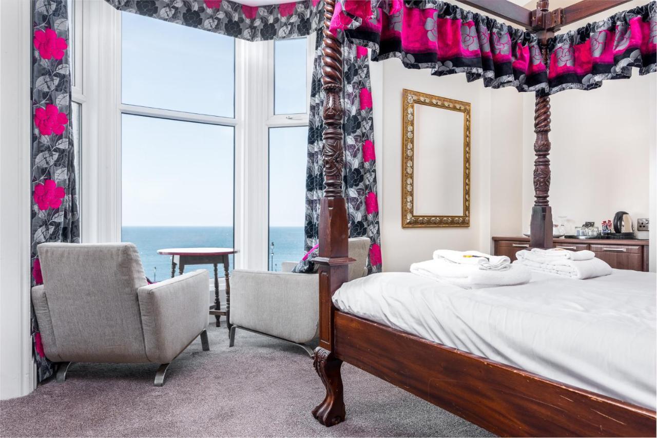 Riviera Guesthouse Уитби Екстериор снимка