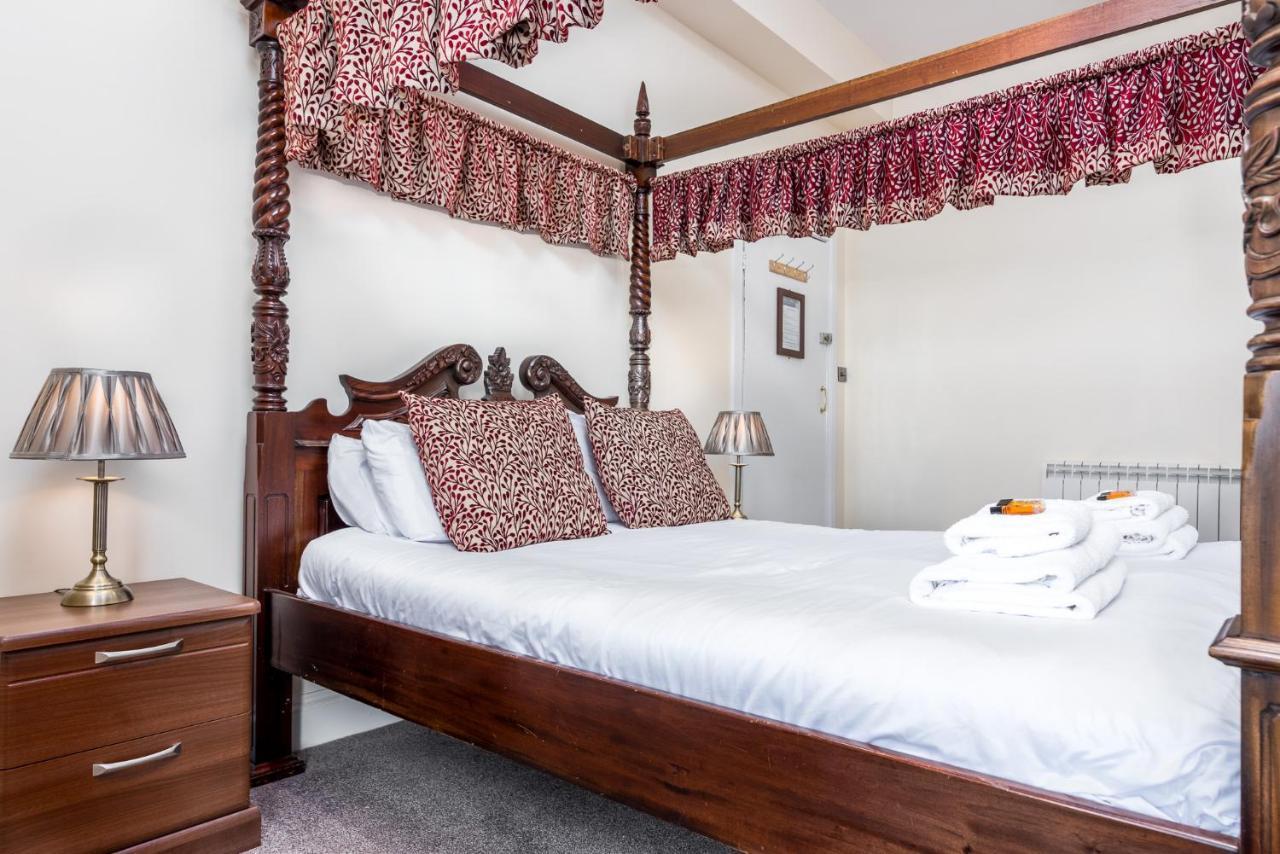 Riviera Guesthouse Уитби Екстериор снимка