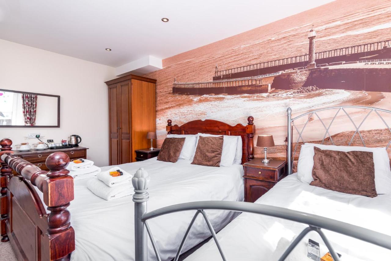 Riviera Guesthouse Уитби Екстериор снимка