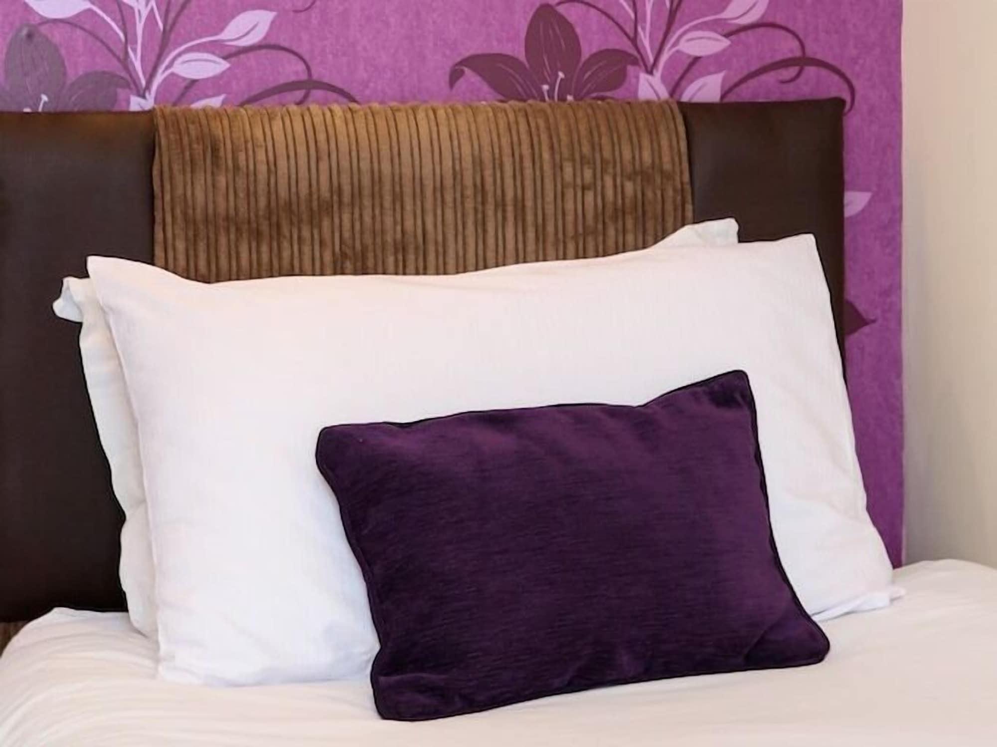 Riviera Guesthouse Уитби Екстериор снимка